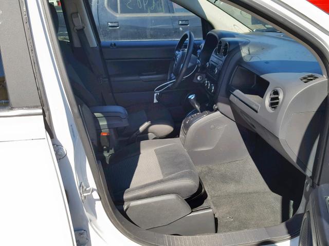 1C4NJDBB8CD638034 - 2012 JEEP COMPASS SP თეთრი ფოტო 5