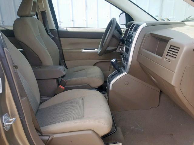 1J8FF47W78D677750 - 2008 JEEP COMPASS SP 金色 照片 5