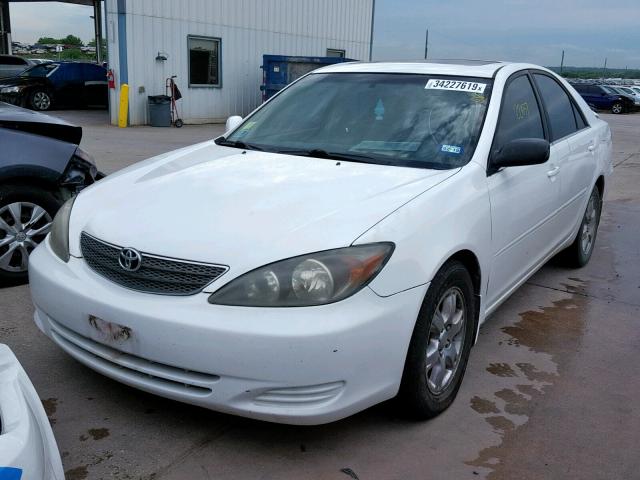 JTDBE32K720022767 - 2002 TOYOTA CAMRY LE WHITE photo 2