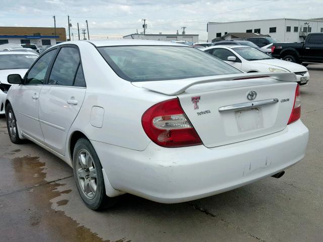 JTDBE32K720022767 - 2002 TOYOTA CAMRY LE WHITE photo 3