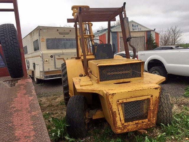 D2NN7006D - 1975 FORD FORKLIFT YELLOW photo 3