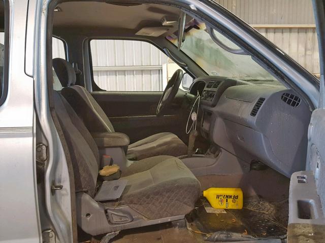 5N1ED28T4YC510197 - 2000 NISSAN XTERRA XE SILVER photo 5