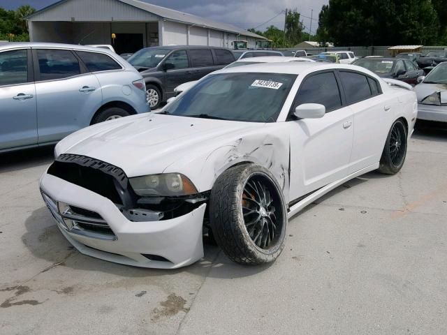 2C3CDXHG4DH611814 - 2013 DODGE CHARGER SX WHITE photo 2