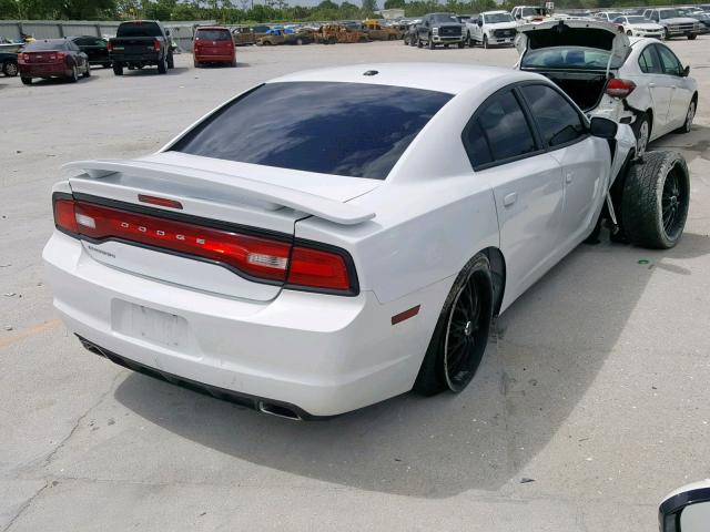 2C3CDXHG4DH611814 - 2013 DODGE CHARGER SX WHITE photo 4