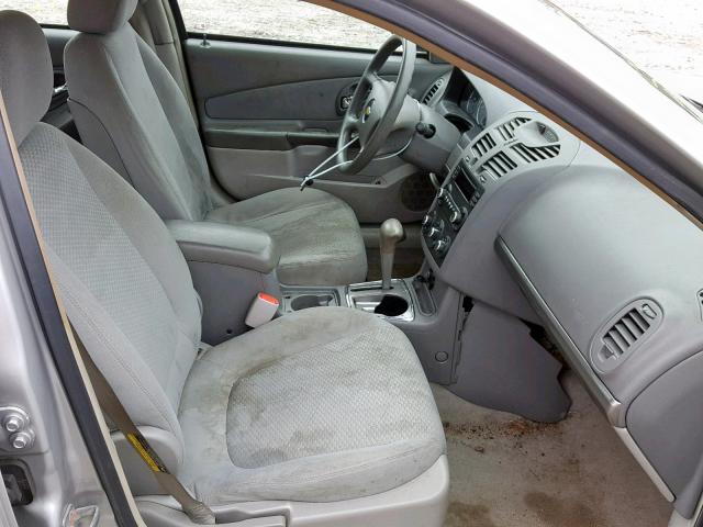 1G1ZS51F06F295570 - 2006 CHEVROLET MALIBU LS GRAY photo 5