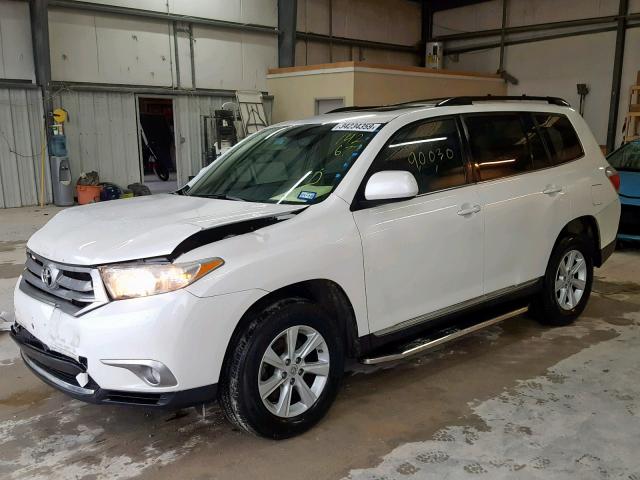 5TDZK3EH4DS142677 - 2013 TOYOTA HIGHLANDER WHITE photo 2