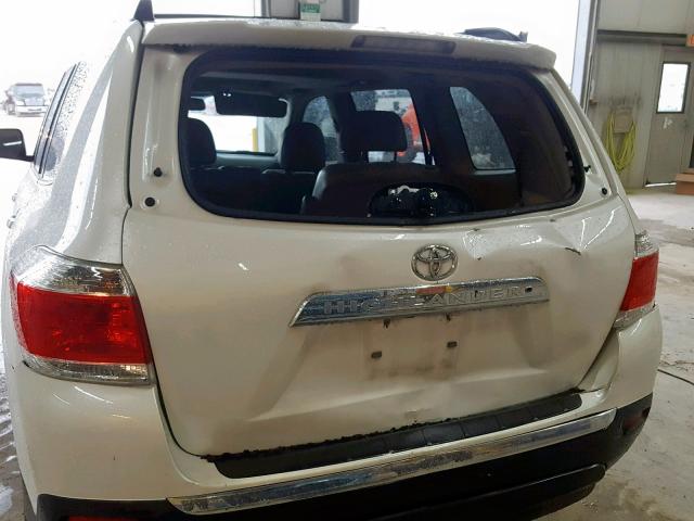 5TDZK3EH4DS142677 - 2013 TOYOTA HIGHLANDER WHITE photo 9