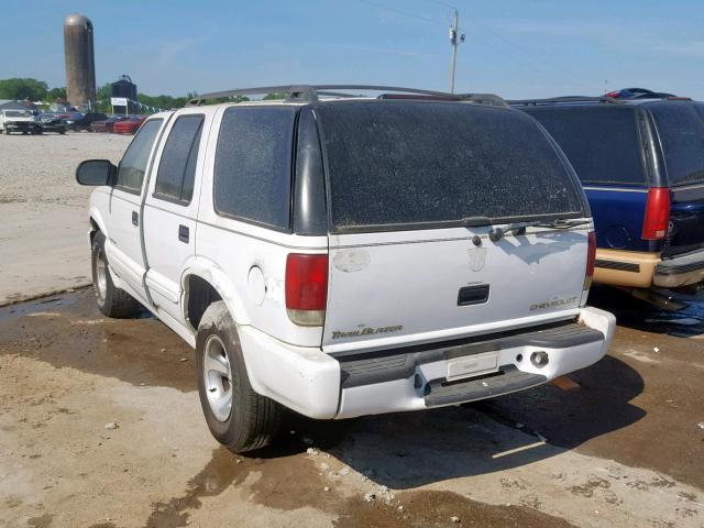 1GNCS13W8Y2170174 - 2000 CHEVROLET BLAZER WHITE photo 3