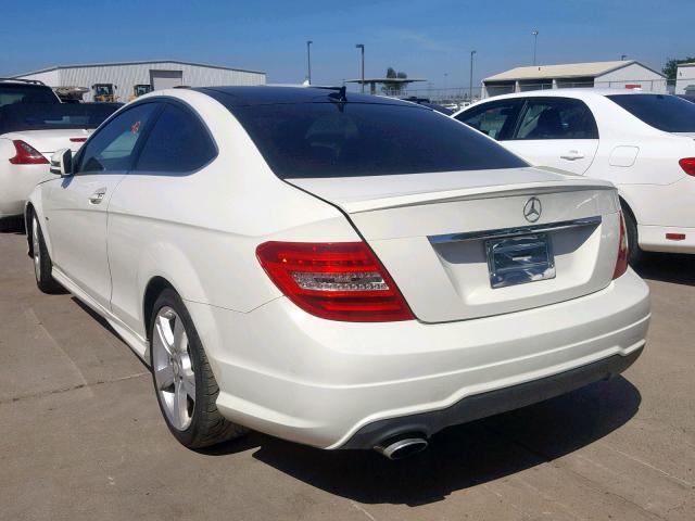 WDDGJ4HB7CF914682 - 2012 MERCEDES-BENZ C 250 WHITE photo 3