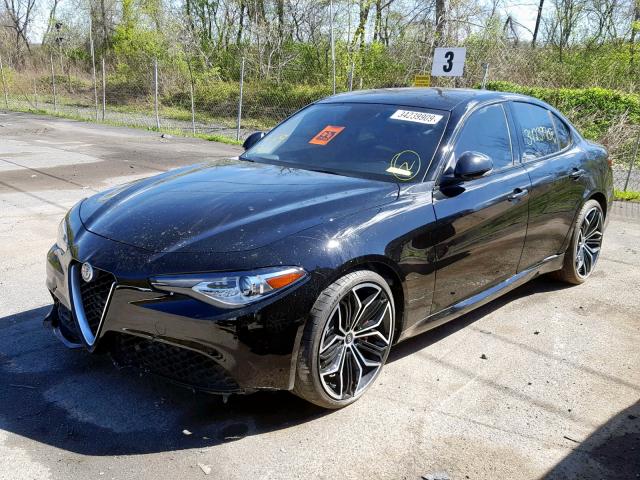 ZARFAEBN8J7591495 - 2018 ALFA ROMEO GIULIA BLACK photo 2