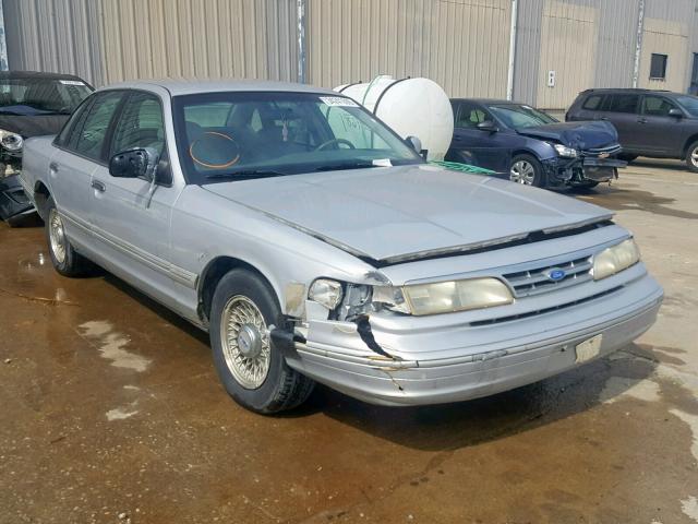 2FALP74W1VX210489 - 1997 FORD CROWN VICT SILVER photo 1