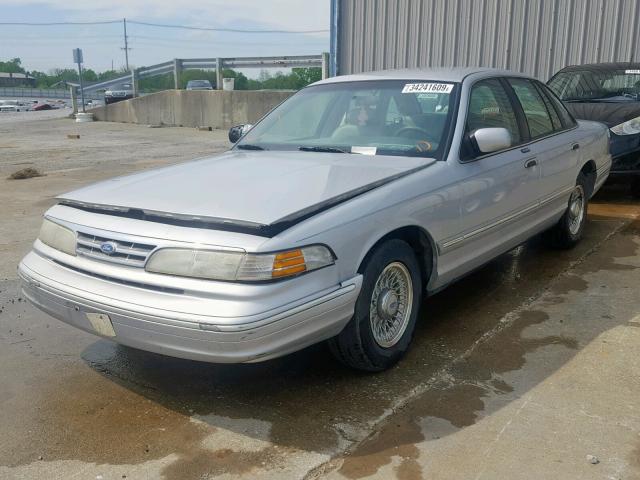 2FALP74W1VX210489 - 1997 FORD CROWN VICT SILVER photo 2