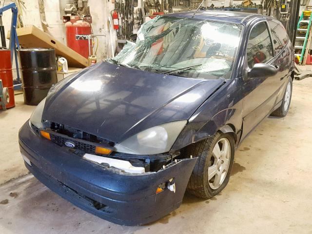 3FAFP31Z53R166674 - 2003 FORD FOCUS ZX3 BLUE photo 2