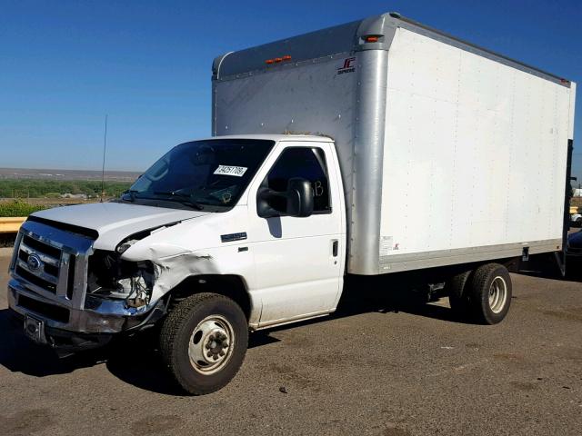 1FDWE3FL3FDA02515 - 2015 FORD E350 CARGO WHITE photo 2