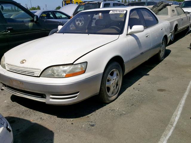 JT8GK13TXR0004296 - 1994 LEXUS ES 300 WHITE photo 2