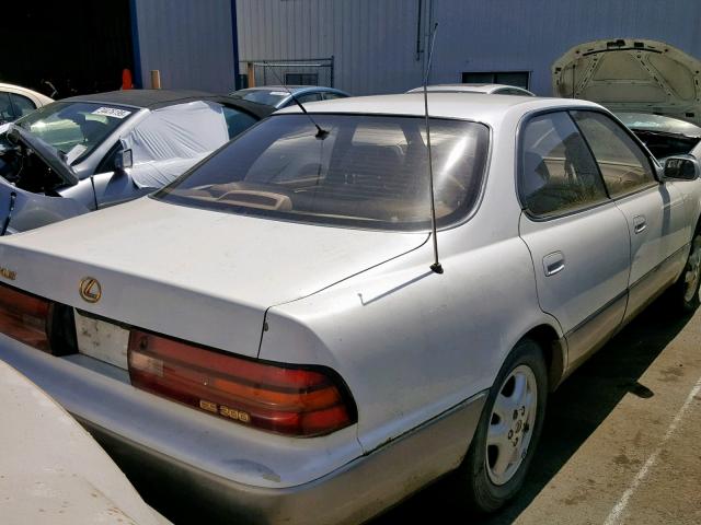 JT8GK13TXR0004296 - 1994 LEXUS ES 300 WHITE photo 4