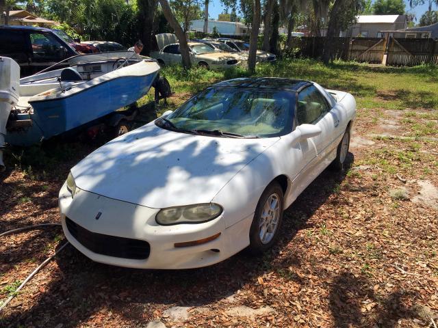 2G1FP22K822115147 - 2002 CHEVROLET CAMARO WHITE photo 1