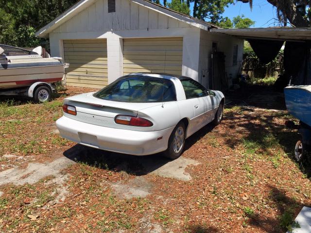 2G1FP22K822115147 - 2002 CHEVROLET CAMARO WHITE photo 3