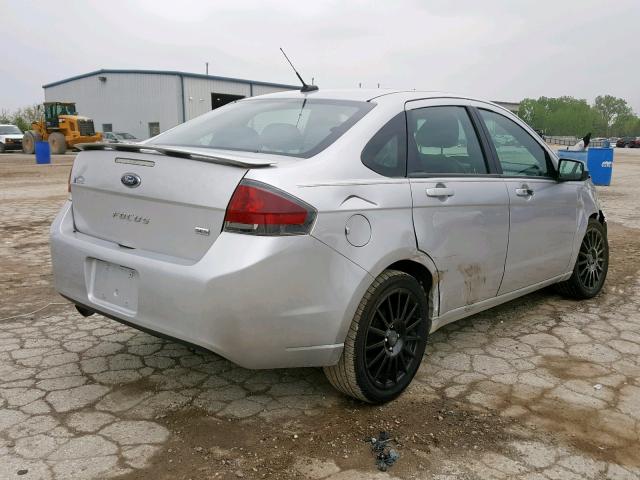 1FAHP3GN7AW286421 - 2010 FORD FOCUS SES SILVER photo 4