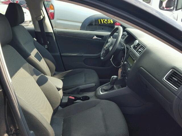 3VW2K7AJ8EM368625 - 2014 VOLKSWAGEN JETTA BASE Սև լուսանկար 5