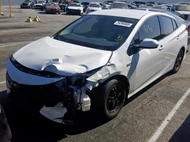 JTDKARFP6J3075784 - 2018 TOYOTA PRIUS PRIM WHITE photo 2