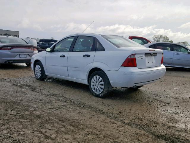 1FAFP34N87W106688 - 2007 FORD FOCUS ZX4 WHITE photo 3