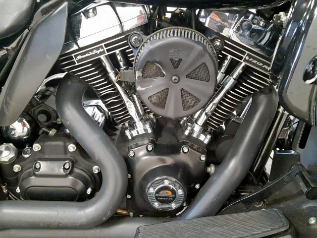 1HD1KHM32BB617908 - 2011 HARLEY-DAVIDSON FLTRX 黑色 照片 5