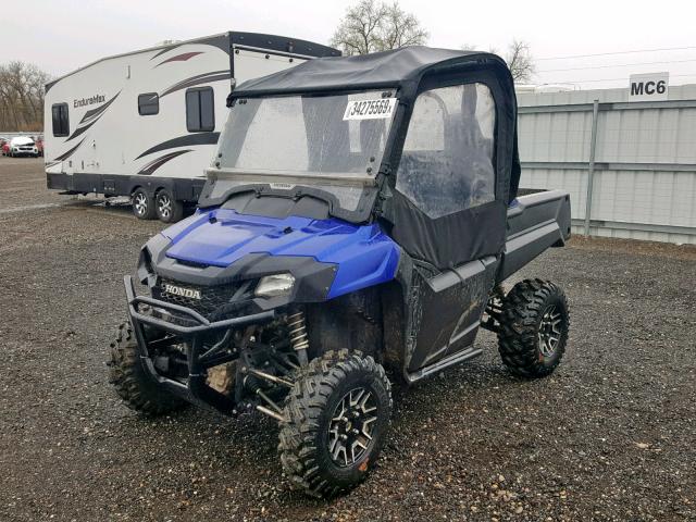 1HFVE02N3H4301078 - 2017 HONDA SXS700 M2 BLUE photo 2