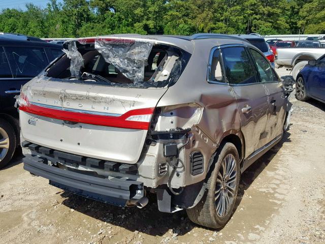 2LMPJ6LRXHBL11468 - 2017 LINCOLN MKX RESERV TAN photo 4