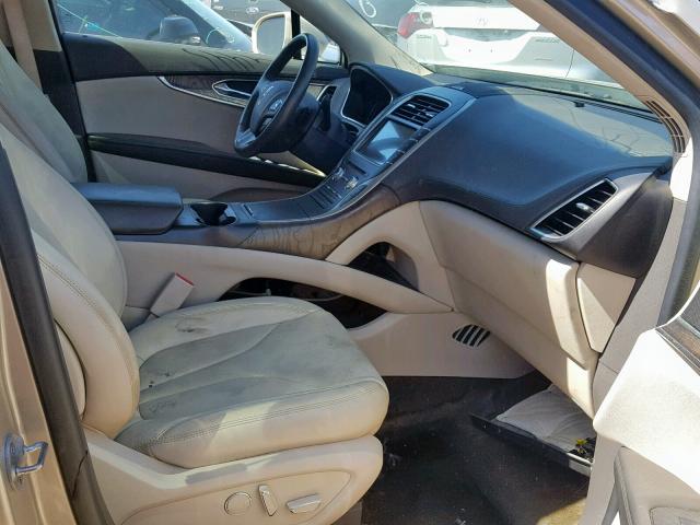 2LMPJ6LRXHBL11468 - 2017 LINCOLN MKX RESERV TAN photo 5