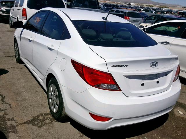 KMHCT4AE2HU343107 - 2017 HYUNDAI ACCENT SE WHITE photo 3