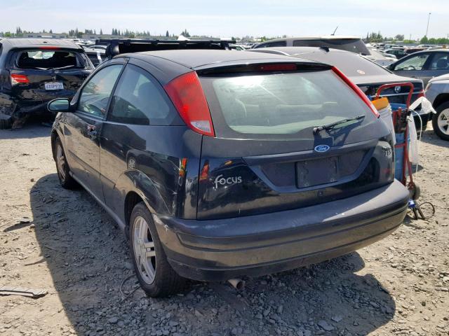 3FAFP31302R139862 - 2002 FORD FOCUS ZX3 BLACK photo 3