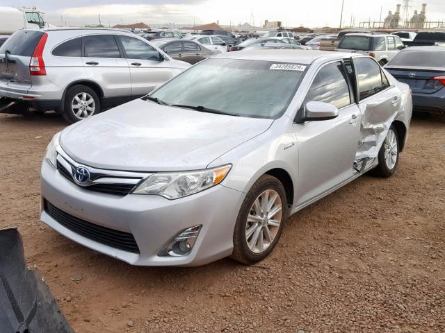 4T1BD1FK2CU058339 - 2012 TOYOTA CAMRY HYBR SILVER photo 2