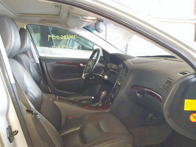 YV1RS612752443143 - 2005 VOLVO S60 SILVER photo 5