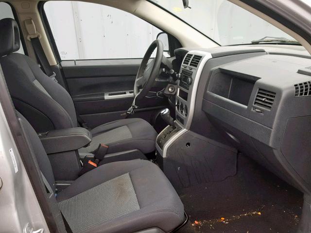 1J8FF47WX8D669433 - 2008 JEEP COMPASS SP Күміс фото 5