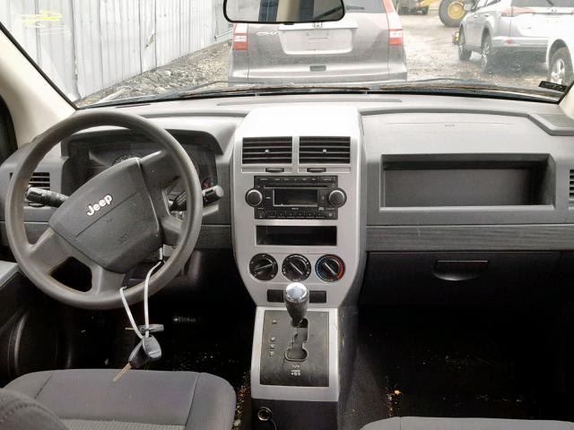 1J8FF47WX8D669433 - 2008 JEEP COMPASS SP Күміс фото 9