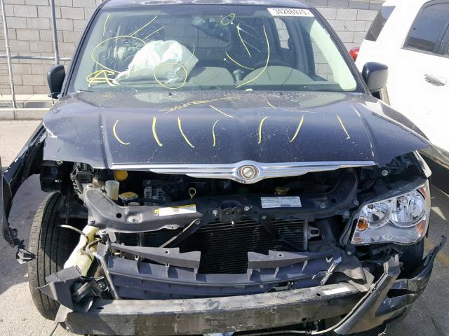 2A8HR44H68R630423 - 2008 CHRYSLER TOWN & COU BLACK photo 9