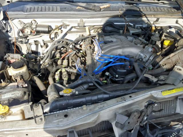 1N6ED27T3YC301844 - 2000 NISSAN FRONTIER C SILVER photo 7