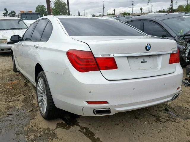 WBAKA8C51ACY35856 - 2010 BMW 750 I WHITE photo 3