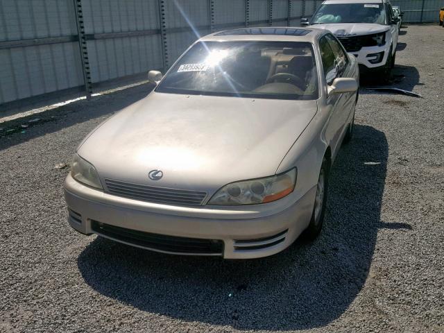 JT8VK13T7P0125761 - 1993 LEXUS ES 300 TAN photo 2