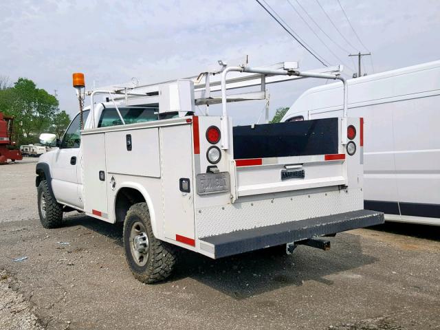 1GBHK24UX1E212158 - 2001 CHEVROLET SILVERADO WHITE photo 3