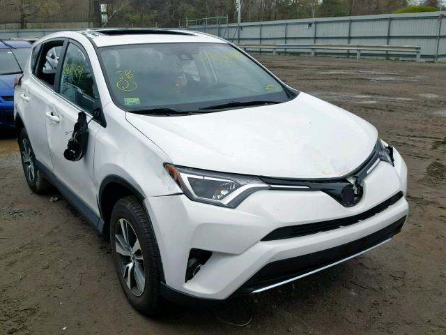 2T3RFREV8JW762990 - 2018 TOYOTA RAV4 ADVEN WHITE photo 1