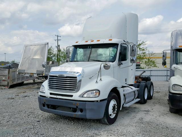 1FUJA6CG85DN58412 - 2005 FREIGHTLINER CONVENTION WHITE photo 2