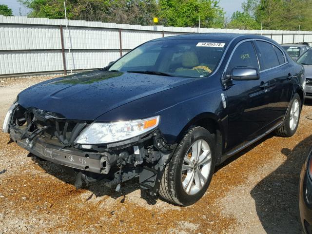 1LNHM93R19G616876 - 2009 LINCOLN MKS BLUE photo 2