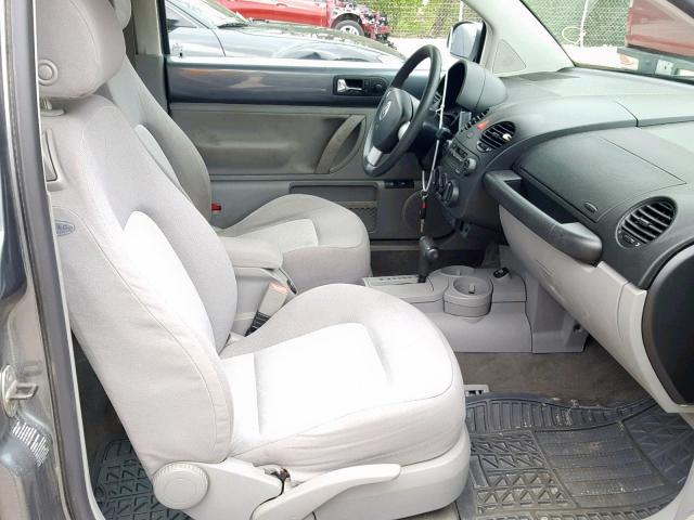 3VWCD31C74M404361 - 2004 VOLKSWAGEN NEW BEETLE Grau Foto 5