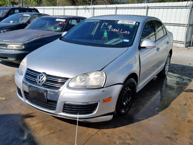 3VWRF71KX7M035826 - 2007 VOLKSWAGEN JETTA 2.5 SILVER photo 2