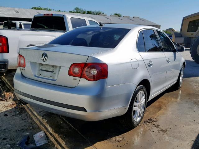 3VWRF71KX7M035826 - 2007 VOLKSWAGEN JETTA 2.5 SILVER photo 4