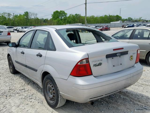 1FAFP34N65W229192 - 2005 FORD FOCUS ZX4 SILVER photo 3