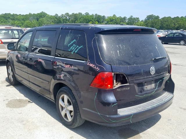 2V4RW3DG5BR691491 - 2011 VOLKSWAGEN ROUTAN SE BLACK photo 3