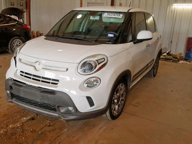 ZFBCFADH4EZ012661 - 2014 FIAT 500L TREKK WHITE photo 2